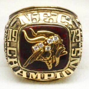 Minnesota Vikings Championship Ring... Fast shipped from USA